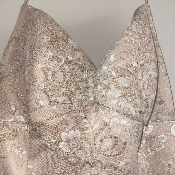 ✨Raylia Design Tiered All Over Lace Halter Midi Toffee/Gold Sz 10 Dress✨ - Picture 8 of 9